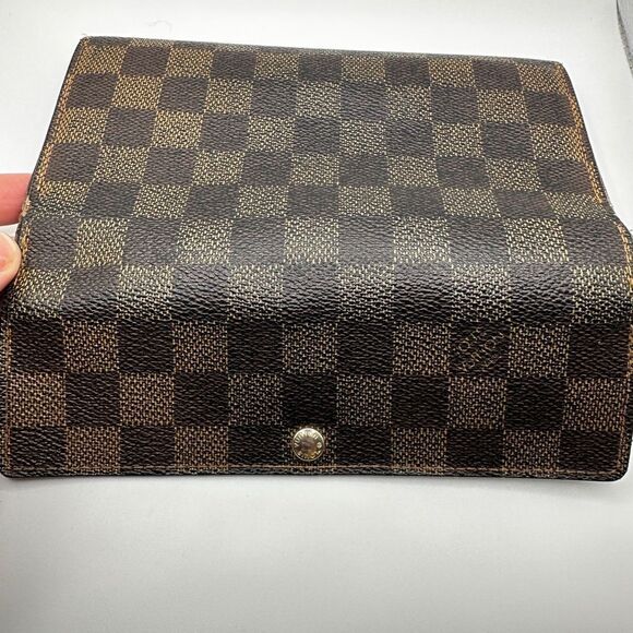Pre-loved Authentic Louis Vuitton Damier Ebene Sarah Wallet  *See Notes* - Picture 15 of 16